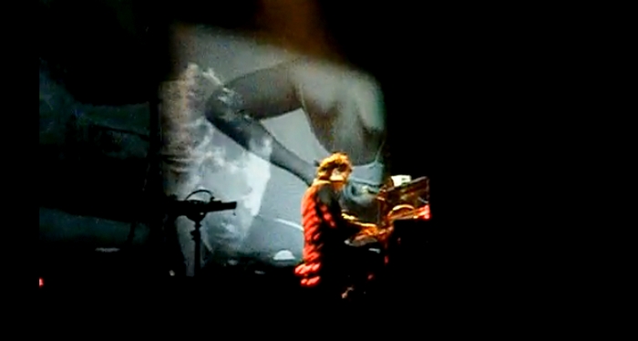 raphael sur scène au piano